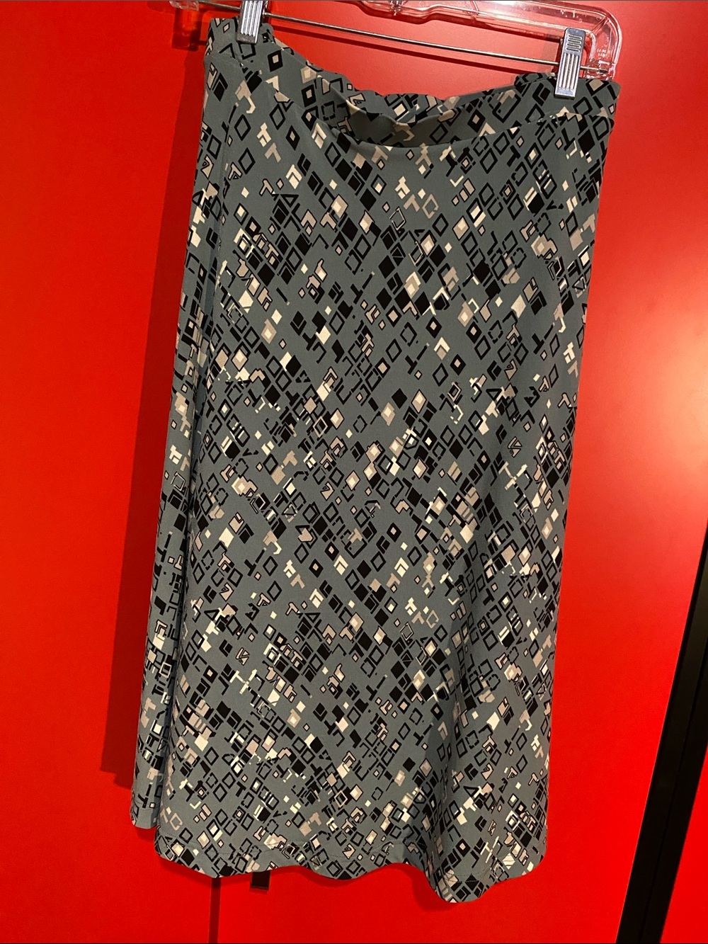 Attention Geometric Flared Midi Skirt. Size XXL/EEG